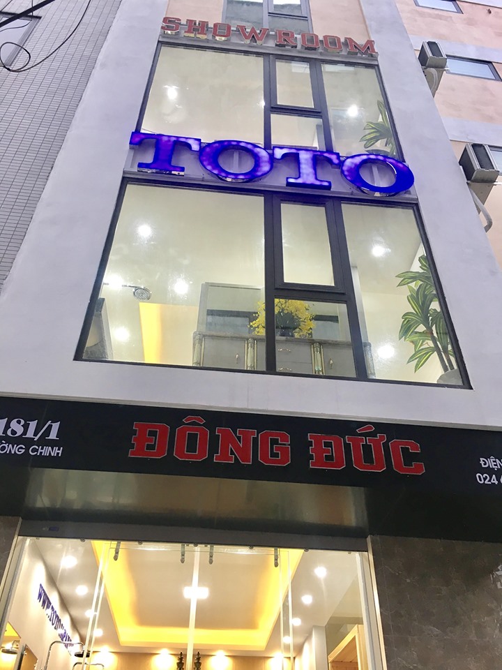 Hình ảnh showroom Toto chính hãng Đông Đức Luxury